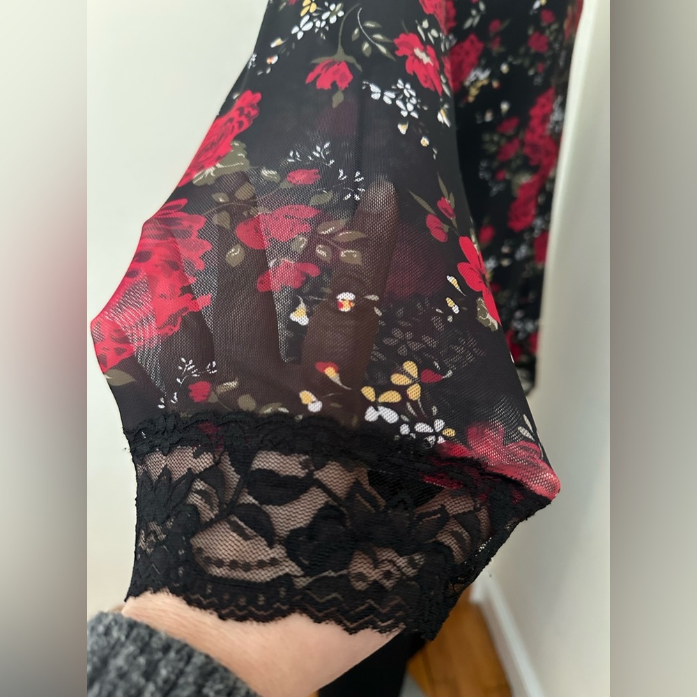 LACE Floral Black & Red Blouse With Sheer 3/4 Sleeves Sz XXL/2XG - Picture 8 of 14